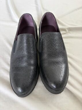 Ladies Black Embossed Slip-On loafers